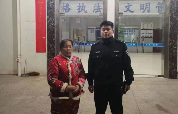 “戏精”大妈“致富”聊天记录流出...网友:我差哪儿了? “戏精”大妈“致富”聊天记录流出...网友:我差哪儿了?