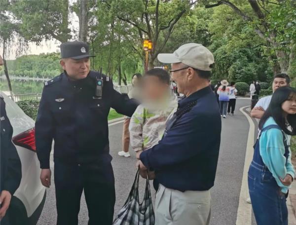 武汉警方:本周末东湖将迎来赏花高峰,这些游玩事项必须掌握! 武汉警方:本周末东湖将迎来赏花高峰,这些游玩事项必须掌握!