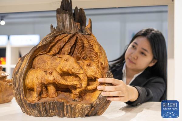 黑龙江伊春：发展木艺产业 助推经济发展