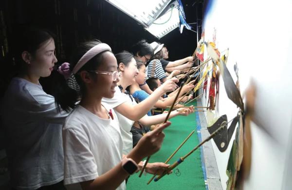 白塔焕新市井喧 白塔焕新市井喧