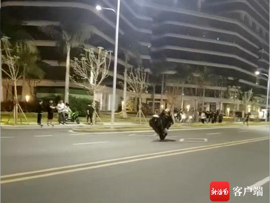 组队飙车“翘头”耍酷，三亚交警：出动！