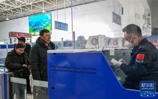 探访中蒙边境塔克什肯口岸
