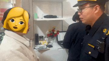 这伙人专门收割大妈！有阿姨非常痴迷：“他们是好人”