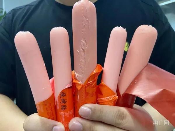 热搜爆！这款人人都爱的零食塌房，成本低到离谱，用的什么肉？