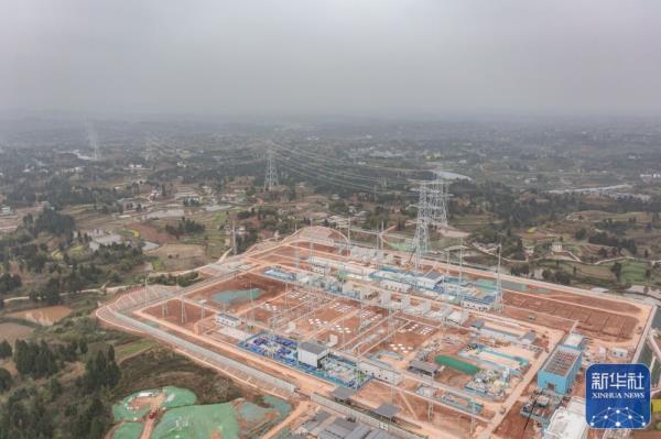 川渝1000千伏特高压交流工程重庆段全线贯通 川渝1000千伏特高压交流工程重庆段全线贯通