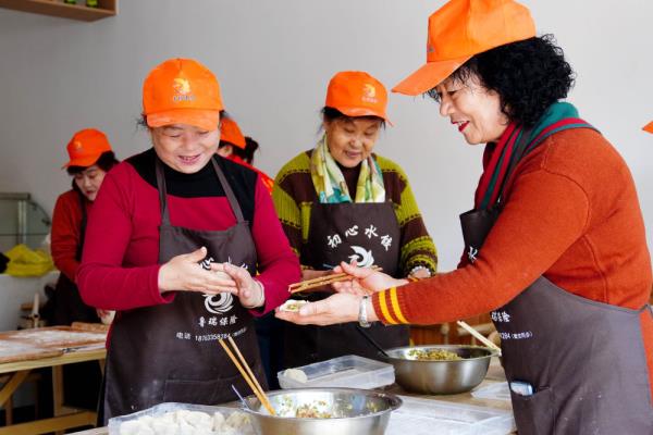 山东日照：幸福院（长辈食堂）里的晚年生计