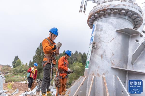 川渝1000千伏特高压交流工程重庆段全线贯通 川渝1000千伏特高压交流工程重庆段全线贯通