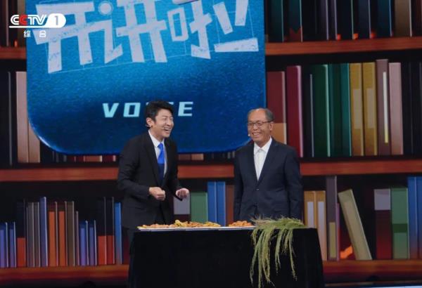 这两人坐在一起，让人莫名安心！