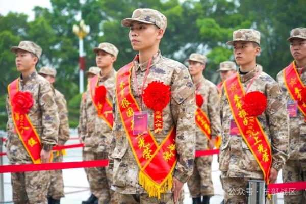 春季入伍新兵,入营! 春季入伍新兵,入营!