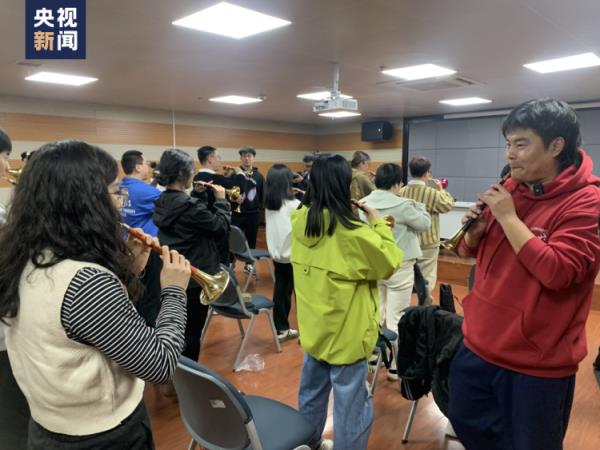 16个名额500人报名!唢呐班老师:不理解啊不理解~ 16个名额500人报名!唢呐班老师:不理解啊不理解~