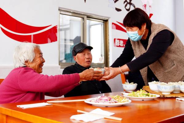 山东日照：幸福院（长辈食堂）里的晚年生计