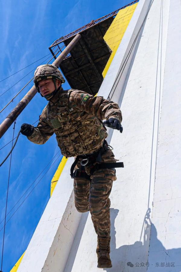 酷图|武警热血练兵图来了 酷图|武警热血练兵图来了