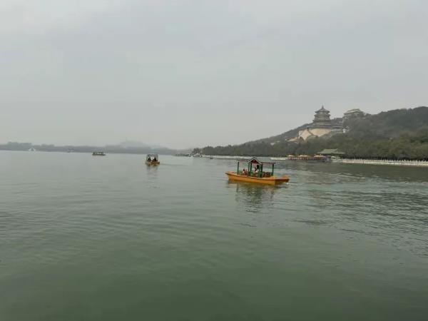 北京五公园游船齐开航，亮马河游船醒春展新颜