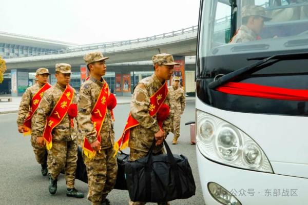 春季入伍新兵,入营! 春季入伍新兵,入营!