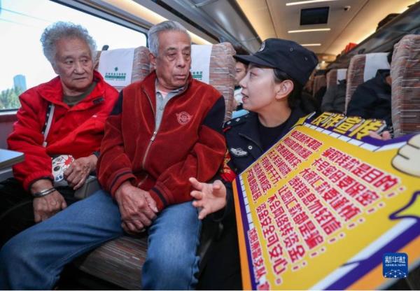 AI换脸秒变“儿子” 警惕金融诈骗盯上老人 AI换脸秒变“儿子” 警惕金融诈骗盯上老人