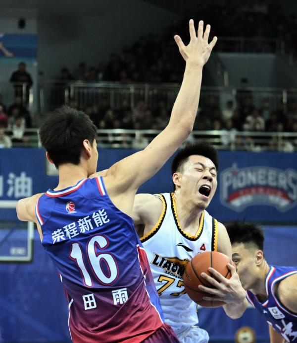 CBA综合|辽宁重回榜首 北控德比取胜