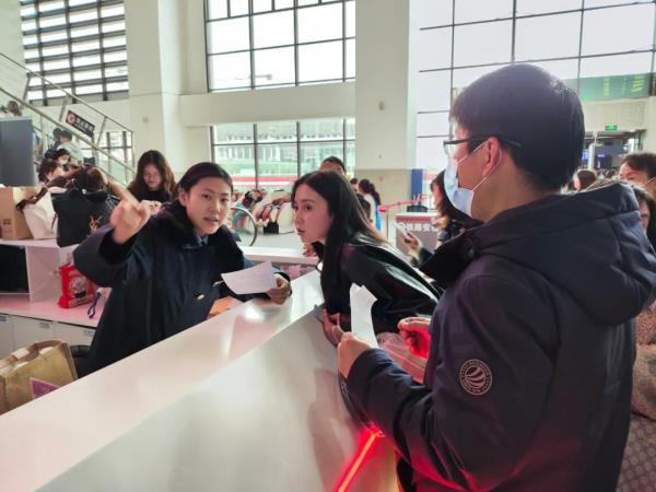 “吃麻辣烫”更方便了!兰州增开列车、空铁联运直减 “吃麻辣烫”更方便了!兰州增开列车、空铁联运直减