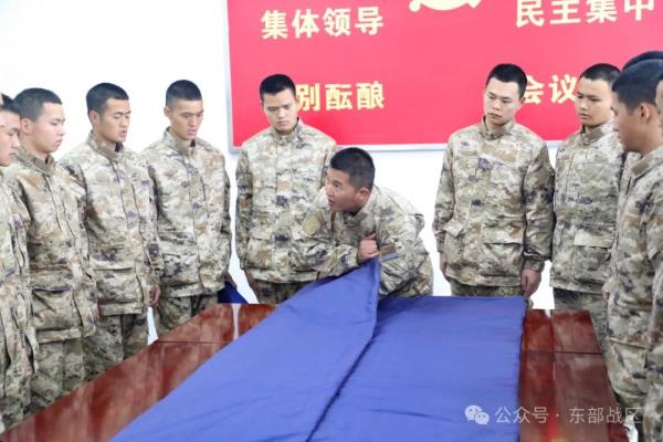 东部战区海军春季入伍新兵抵达军营
