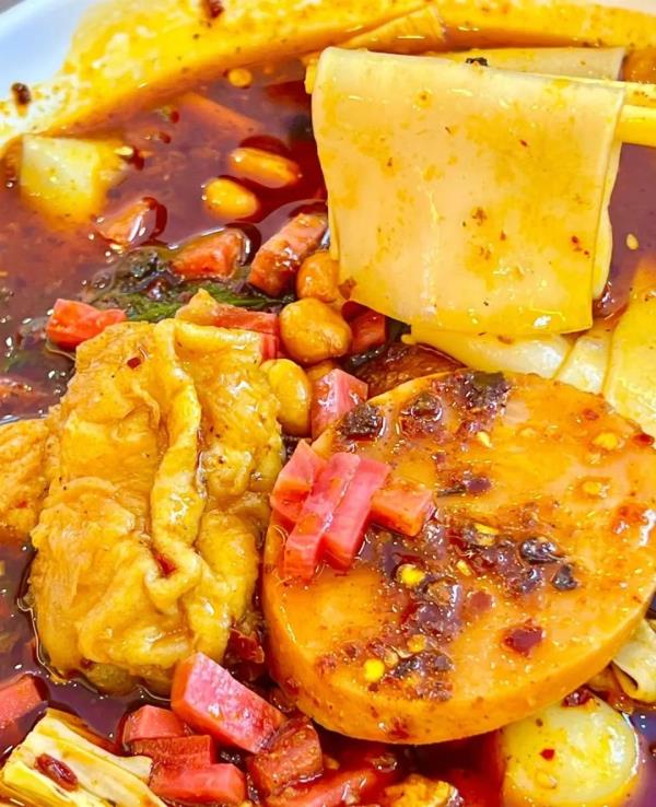 天水麻辣烫火爆出圈,甘肃其他地方的麻辣烫坐不住了 天水麻辣烫火爆出圈,甘肃其他地方的麻辣烫坐不住了