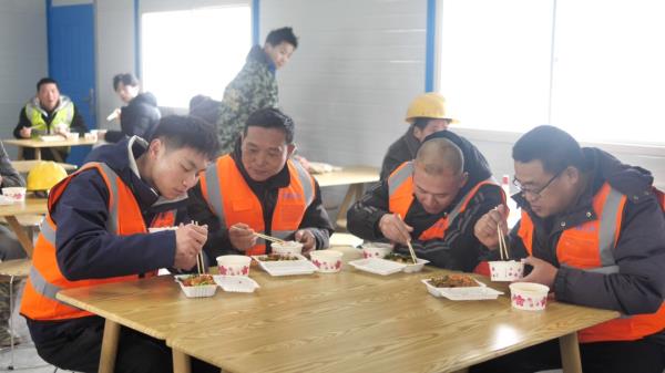 工地上的“00后”农民工