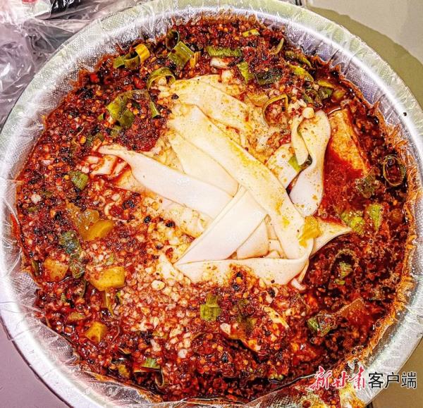 天水麻辣烫火爆出圈,甘肃其他地方的麻辣烫坐不住了 天水麻辣烫火爆出圈,甘肃其他地方的麻辣烫坐不住了