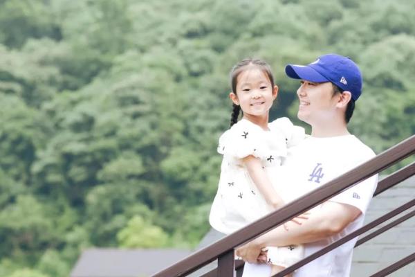 花式接娃!沈阳这对父女火遍全网!网友:感觉这小孩好幸福 花式接娃!沈阳这对父女火遍全网!网友:感觉这小孩好幸福