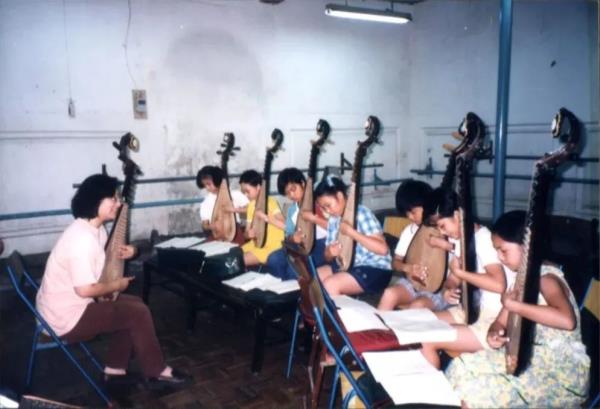 孕育于崇明的“瀛洲古调”,让你看到琵琶古老又青春的模样→ 孕育于崇明的“瀛洲古调”,让你看到琵琶古老又青春的模样→