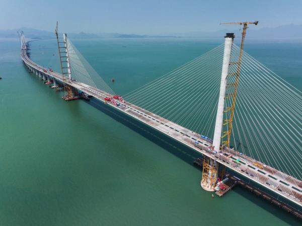 黄茅海跨海通道高栏港大桥合龙