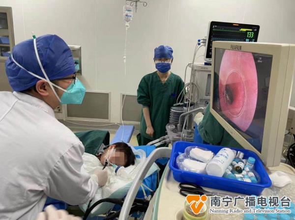 3岁宝宝误吞硬币，医生紧急处理！重要提醒→