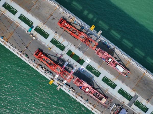 黄茅海跨海通道高栏港大桥合龙