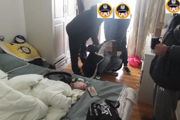 警方收网,“毒瘤”连根拔除!女子真实身份暴露了 警方收网,“毒瘤”连根拔除!女子真实身份暴露了