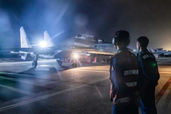 向战奋飞!未来空中战场的“刀尖剑锋” 向战奋飞!未来空中战场的“刀尖剑锋”