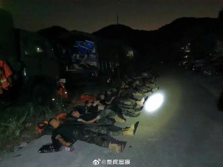 今天，致敬中国军人最美睡姿