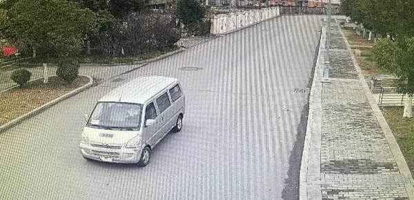 警方收网,“毒瘤”连根拔除!女子真实身份暴露了 警方收网,“毒瘤”连根拔除!女子真实身份暴露了