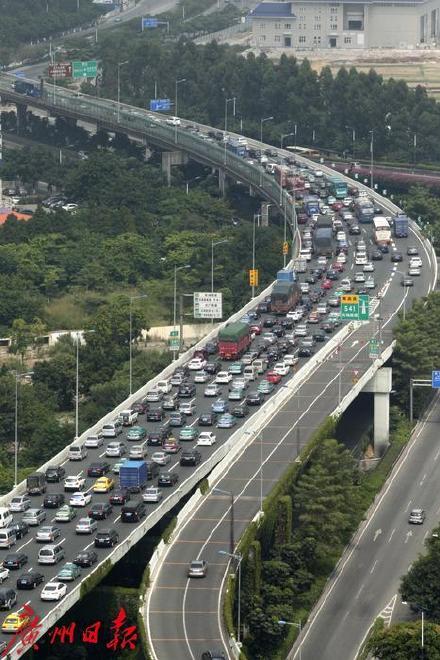 广州机场高速公路将扩建成10到14车道