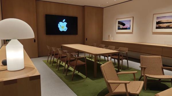 他突然现身外滩!有人特意从外地飞来想合影!这位明星还和他一起吃沪式早餐 他突然现身外滩!有人特意从外地飞来想合影!这位明星还和他一起吃沪式早餐