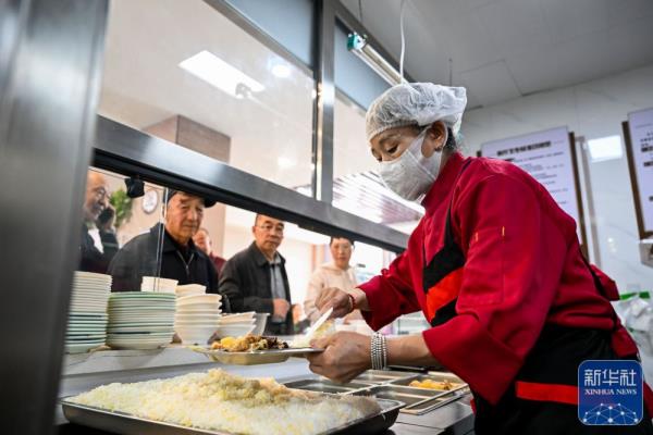 助餐服务便利“银发”生活