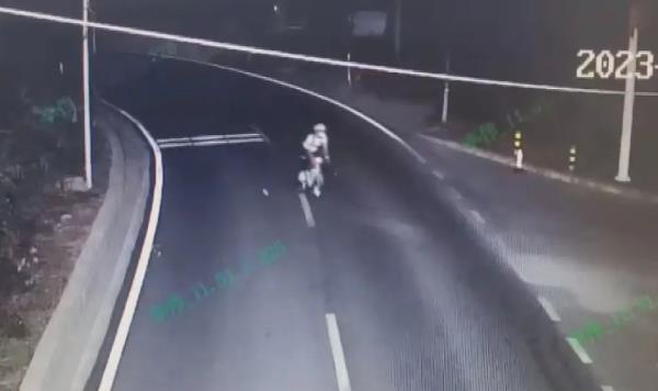 假溺水、真逃亡,男子网赌输光公司110多万元后消失在江边…… 假溺水、真逃亡,男子网赌输光公司110多万元后消失在江边……