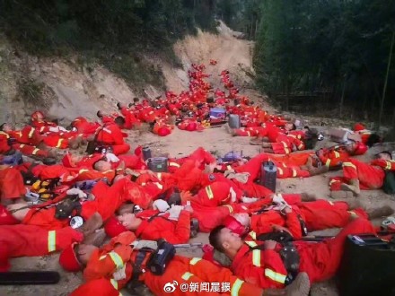 今天，致敬中国军人最美睡姿