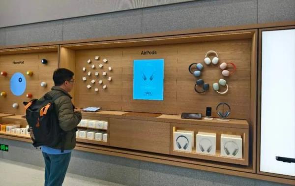 他突然现身外滩!有人特意从外地飞来想合影!这位明星还和他一起吃沪式早餐 他突然现身外滩!有人特意从外地飞来想合影!这位明星还和他一起吃沪式早餐