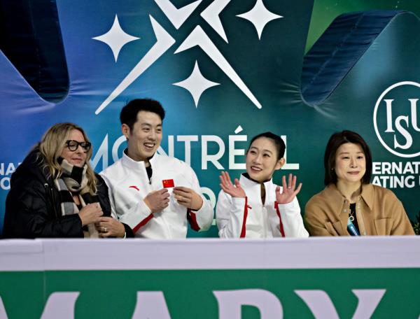 花样滑冰世锦赛|彭程/王磊参加双人滑短节目比赛 花样滑冰世锦赛|彭程/王磊参加双人滑短节目比赛