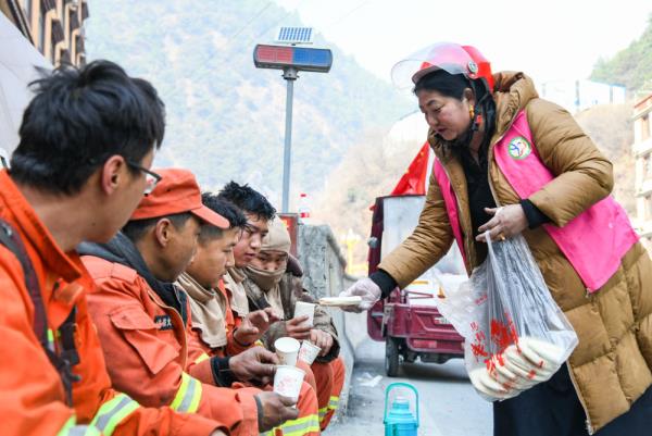 火灾无情人有情 火灾无情人有情