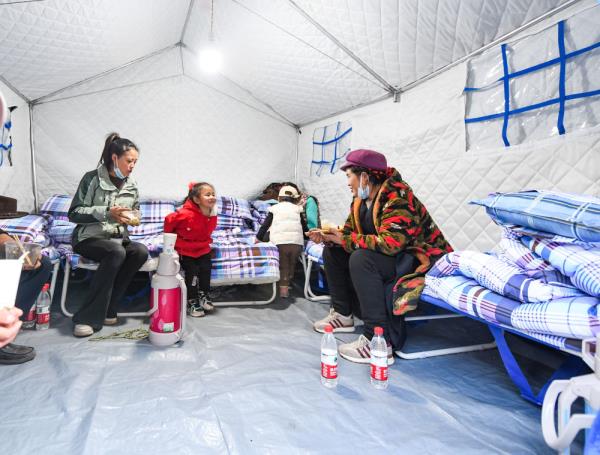 火灾无情人有情 火灾无情人有情