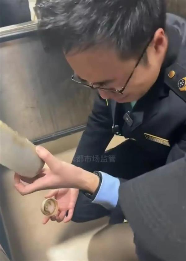 熏出“痛苦面具”！螺蛳粉还有增臭剂？