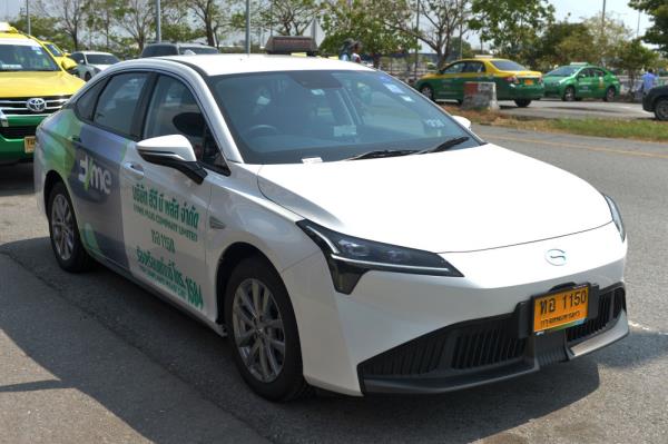 中国电动出租车助力泰国打造绿色机场