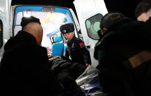 60分钟快速通关，黑河上演跨国生命救援！