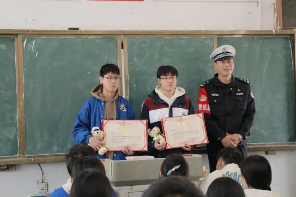 合肥3位救人少年,找到了! 合肥3位救人少年,找到了!