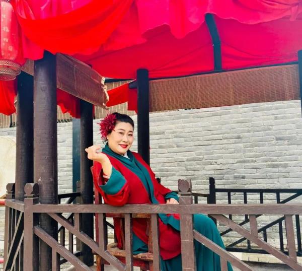 “王婆说媒”爆火！网友：这是月老手下的“销冠”