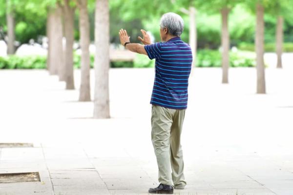 为什么年纪轻轻就长白头发?医生:或是缺乏这3种营养! 为什么年纪轻轻就长白头发?医生:或是缺乏这3种营养!