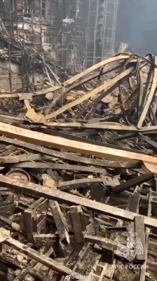 俄罗斯紧急情况部发布音乐厅内部画面,已被烧得面目全非 俄罗斯紧急情况部发布音乐厅内部画面,已被烧得面目全非